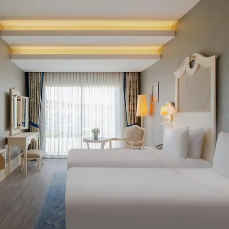 Dolce By Wyndham Cesme 度假村 4*